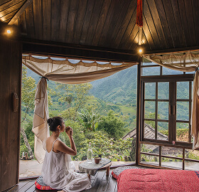 RÙA’S HOUSE MOUNTAIN HAMLET – CUỘC SỐNG TRÊN ĐỈNH NÚI BƯỚC RA TỪ GIẤC MƠ