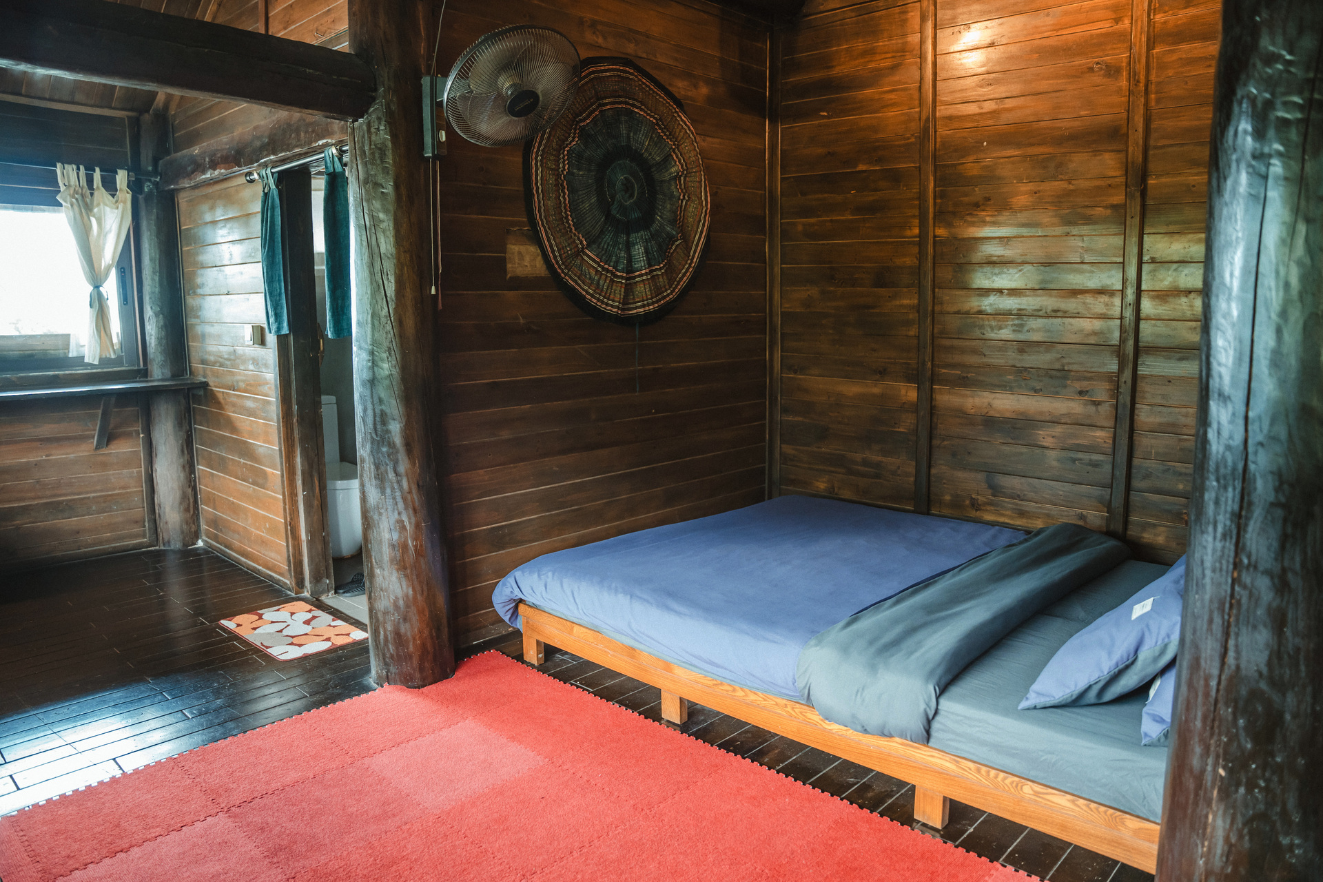 Moutain couple room