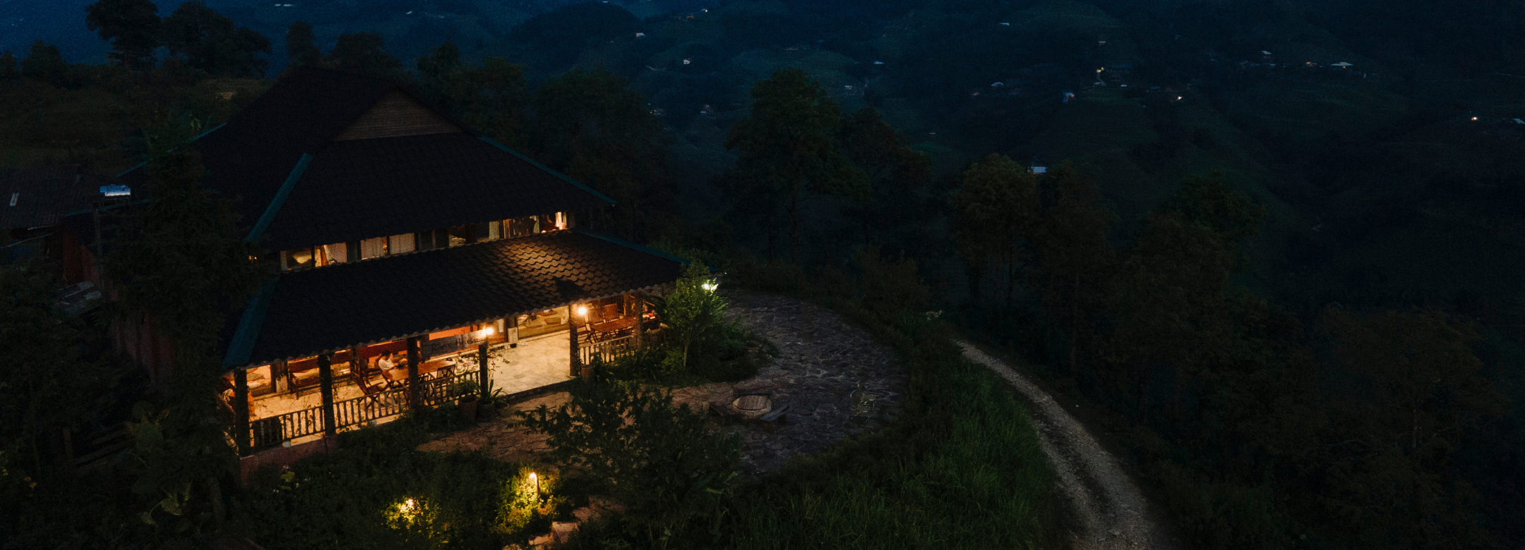 RÙA’S HOUSE MOUNTAIN HAMLET – CUỘC SỐNG TRÊN ĐỈNH NÚI BƯỚC RA TỪ GIẤC MƠ